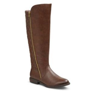 Quilted zipper boots